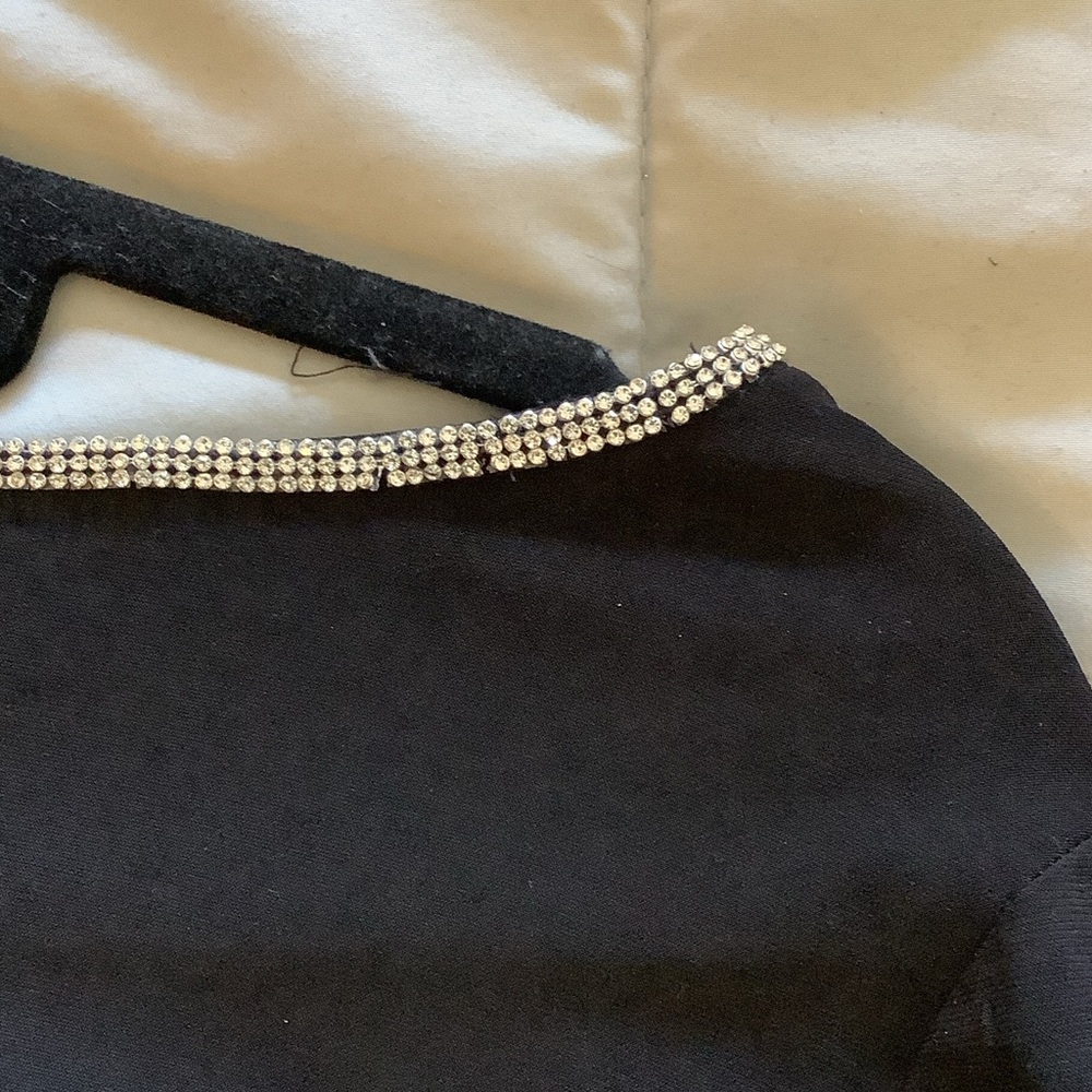 Roz & Ali Black Top with Bell Sleeves - Picture 6 of 7